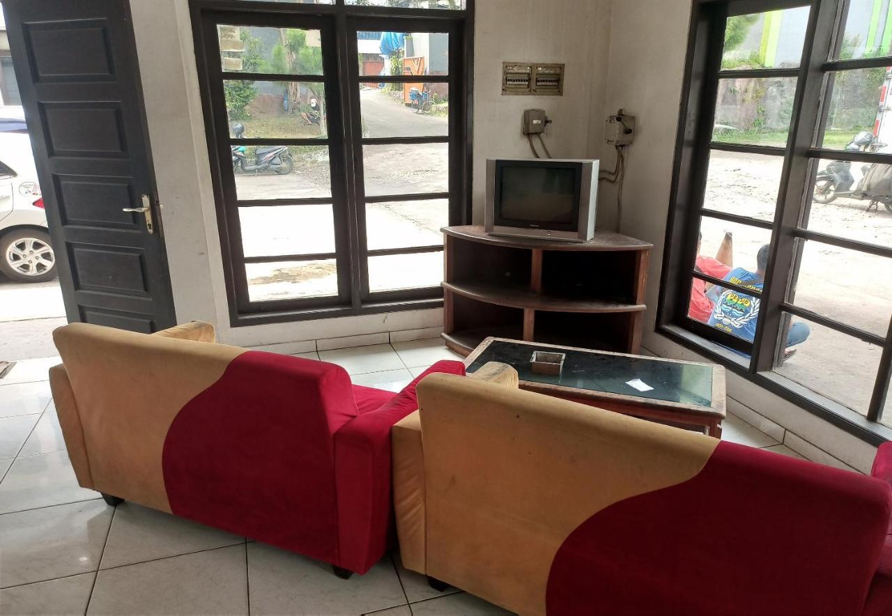 Oyo 92324 Hotel Sinar Rejeki سوكابومي المظهر الخارجي الصورة